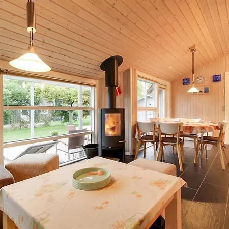 Feriehus Albertina - 200m From The Sea By Interhome Hals